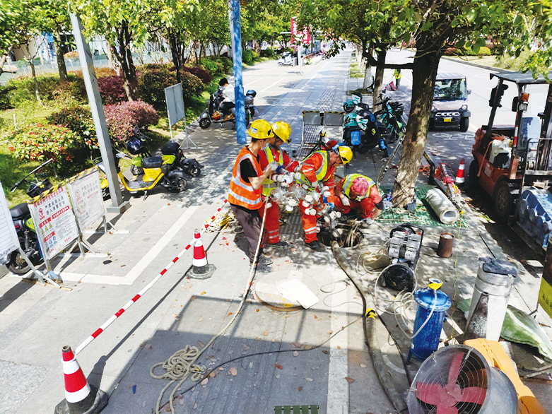  平定UV-CIPP紫外光固化修复